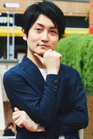 Yuichiro Komikado backdrop