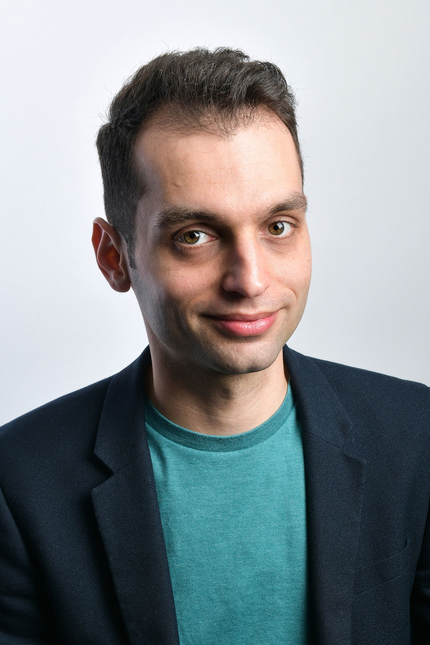 Konstantin Kisin backdrop