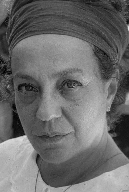 Goli Almerinda de Sales Guerreiro backdrop