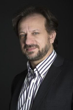 Mariusz Siudziński backdrop