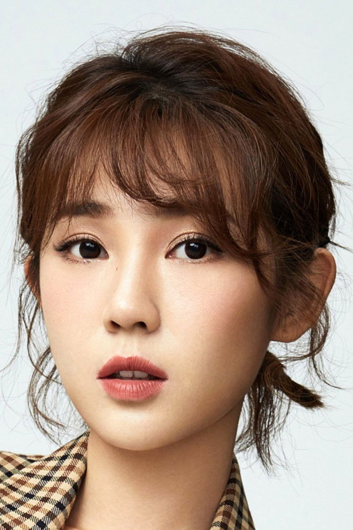 Qiao Jingwen backdrop