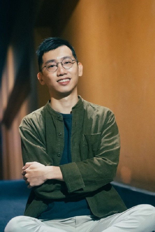 Lau Kok-Rui backdrop