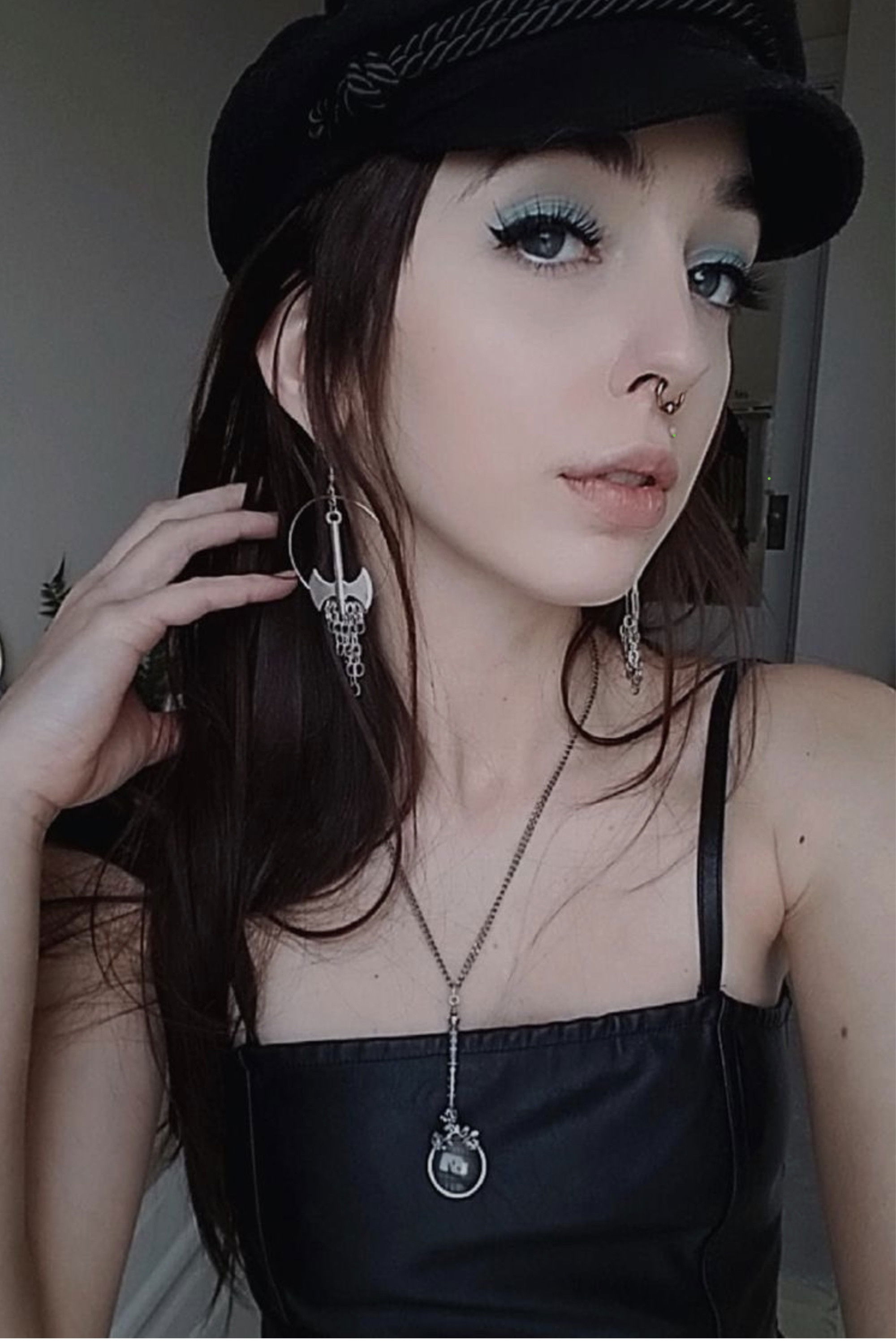 Sadie Mae Gutz backdrop