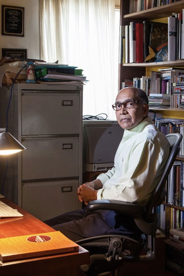 Óscar Lucien backdrop