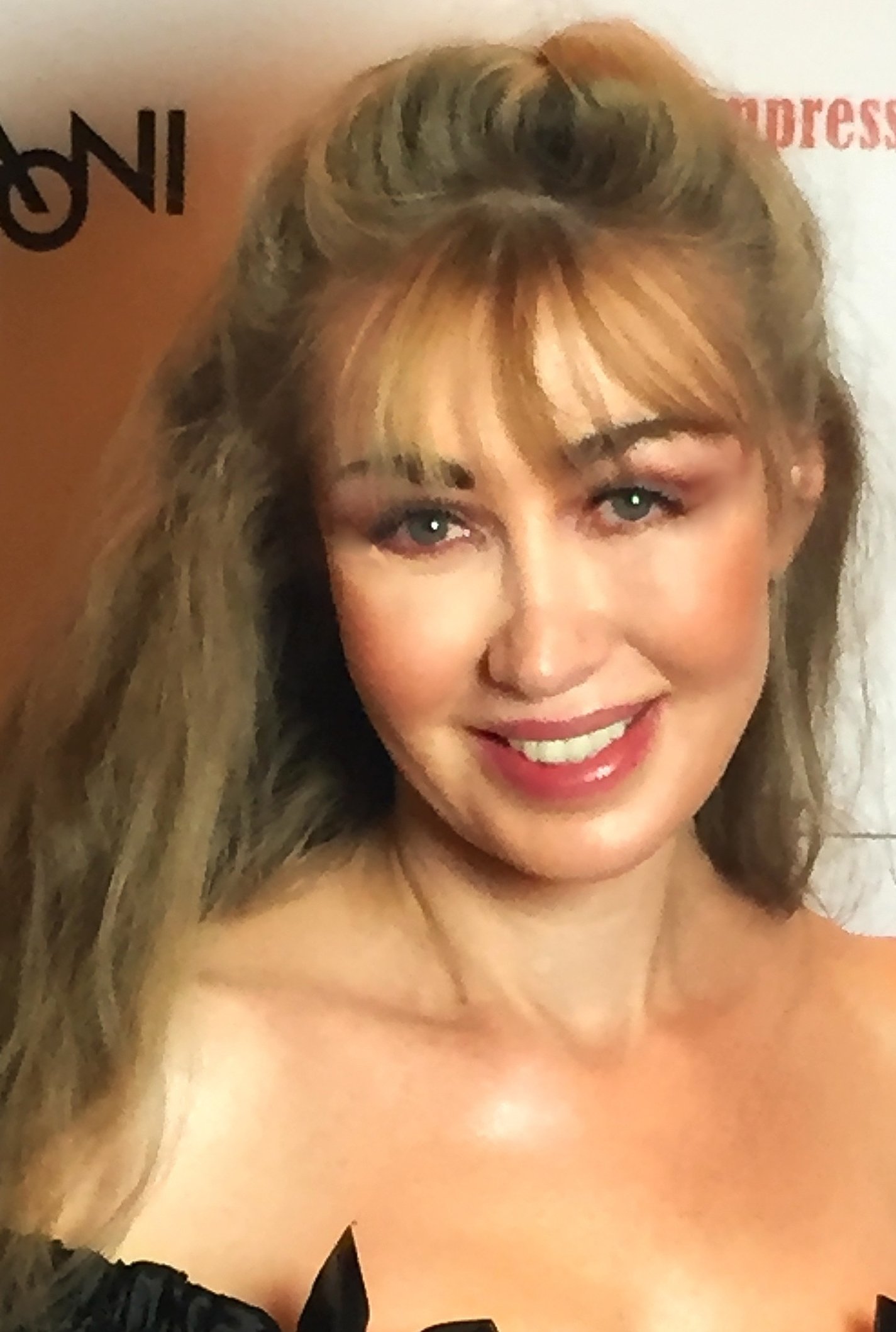 Tres Hanley backdrop