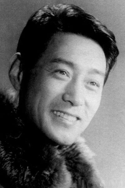 Yuanyi Yang backdrop