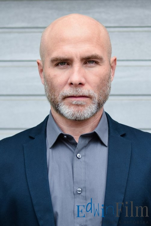 Paweł Kamiński backdrop