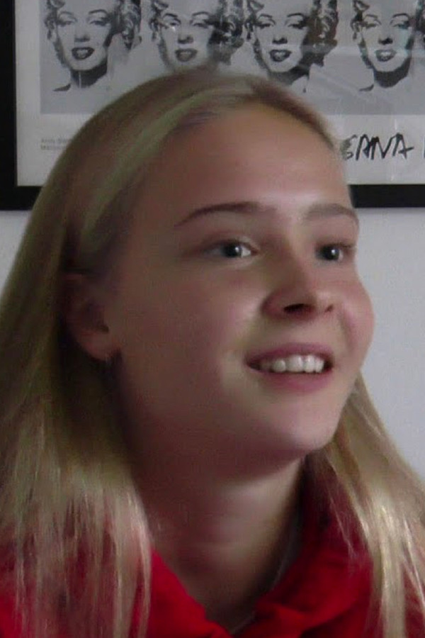 Mira Axelsson backdrop