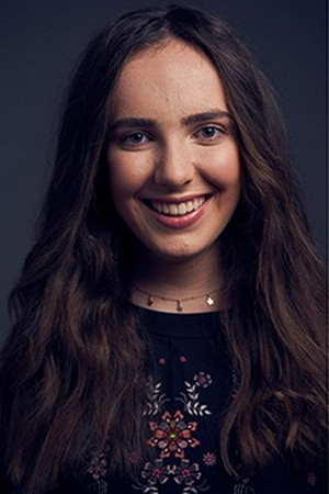 Julia Lewenfisz-Górka backdrop