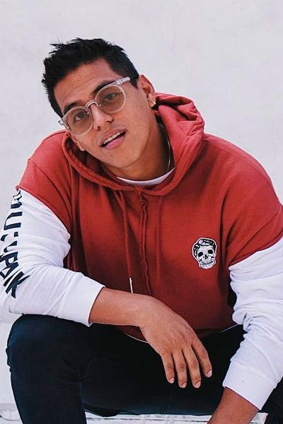 Armando Ortíz backdrop