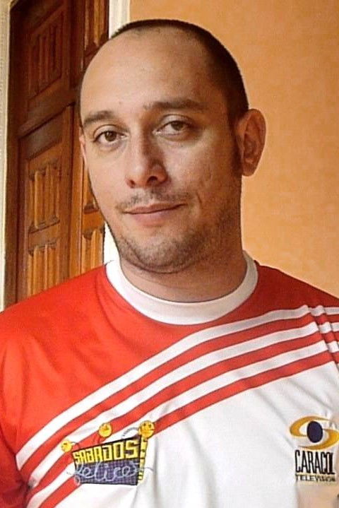 Roberto Lozano backdrop