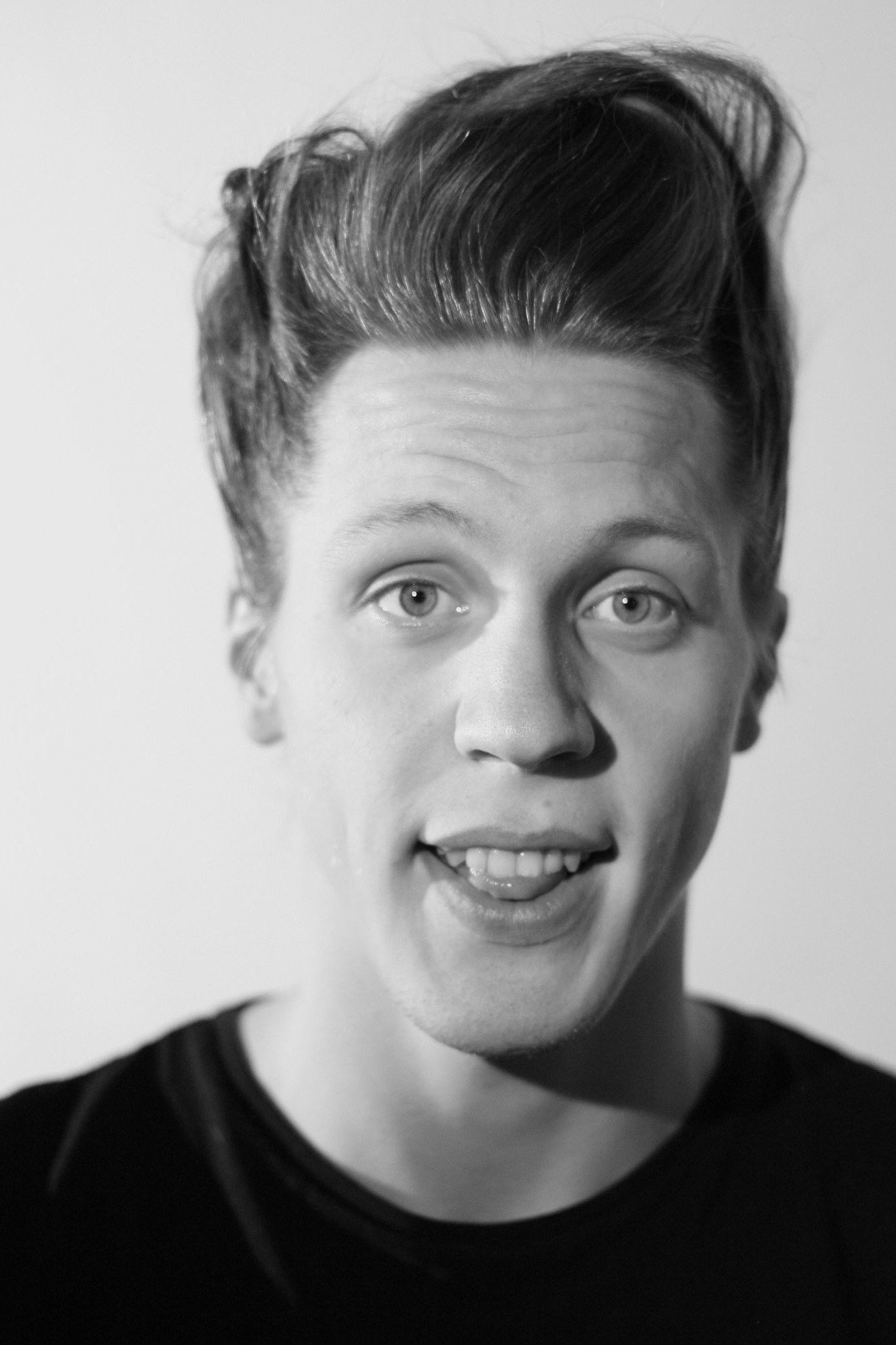 Ken Rüütel backdrop