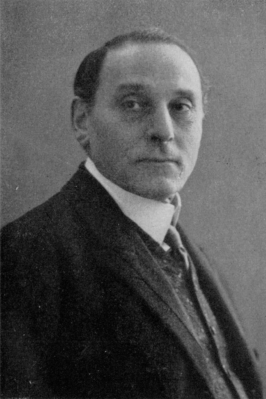 Emanuel Reicher backdrop