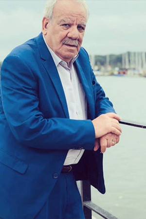 Sami Kaftan backdrop