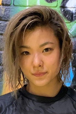 Itsuki Hirata backdrop