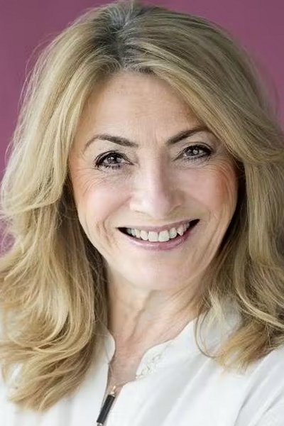 Solbjørg Højfeldt backdrop