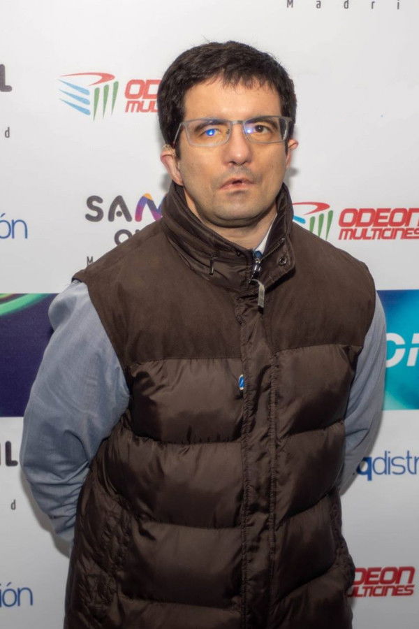 Carlos Moriana backdrop