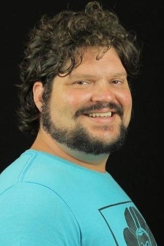 Adriano Petermann backdrop