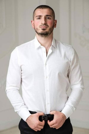 Artur Aramyan backdrop