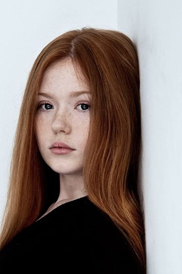 Layla Burns backdrop