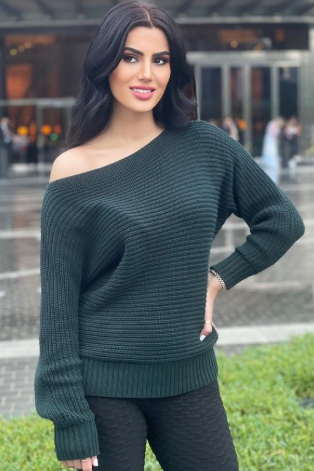 Kadee Al Kaysi backdrop