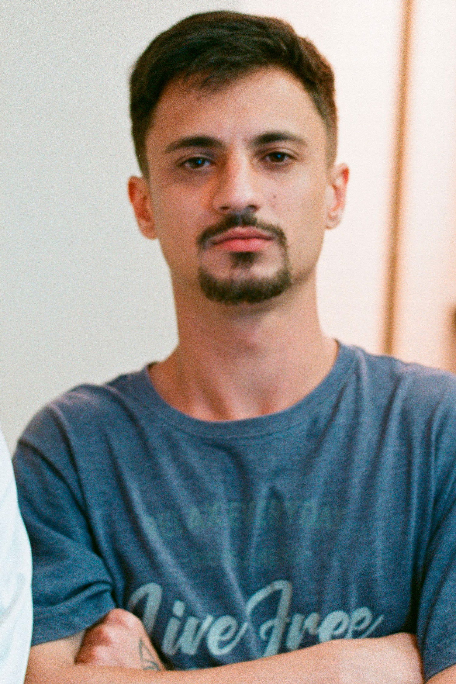 Juan Facuri backdrop