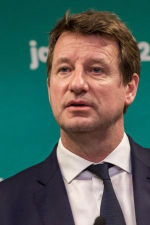 Yannick Jadot backdrop