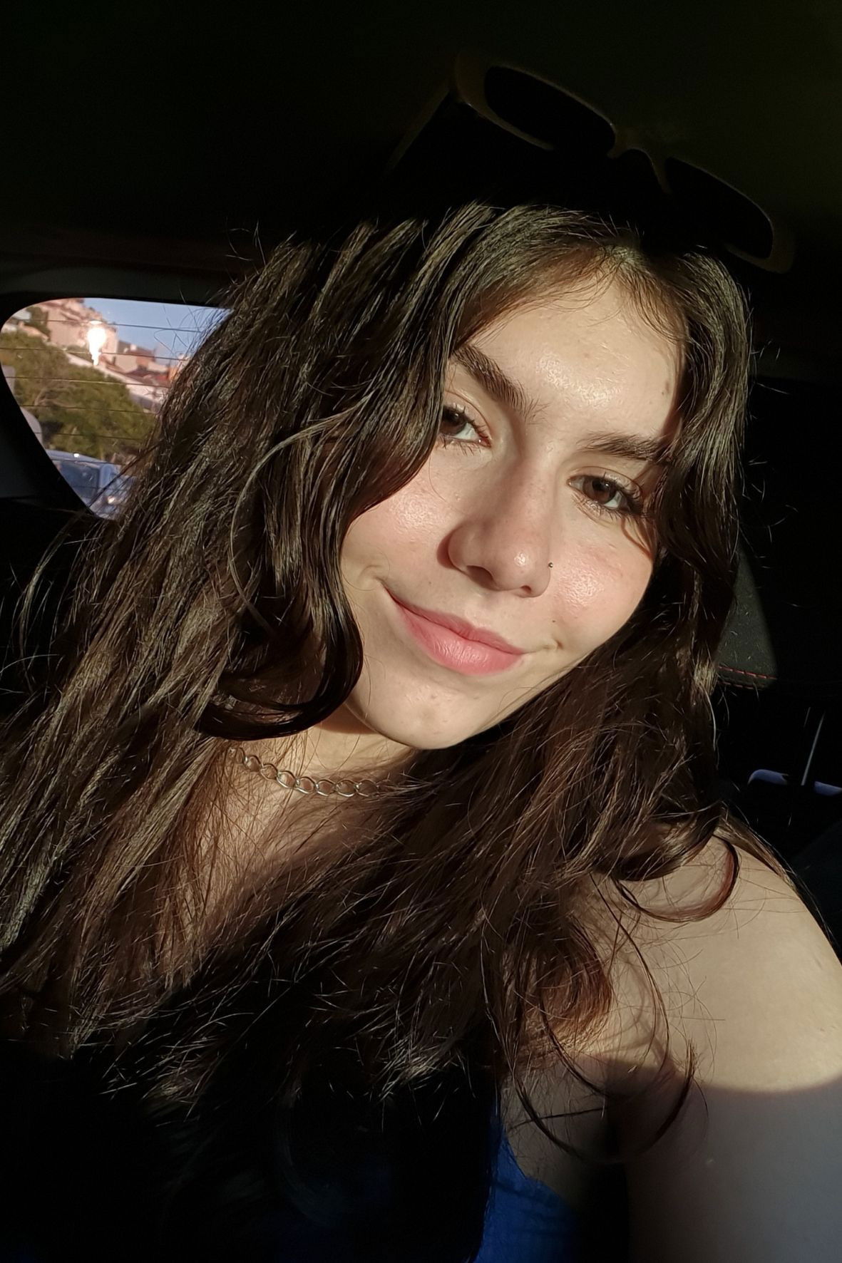 Geórgia Flores backdrop