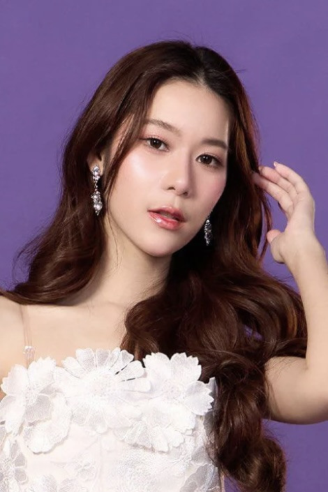 Preeyaphat Lawsuwansiri backdrop