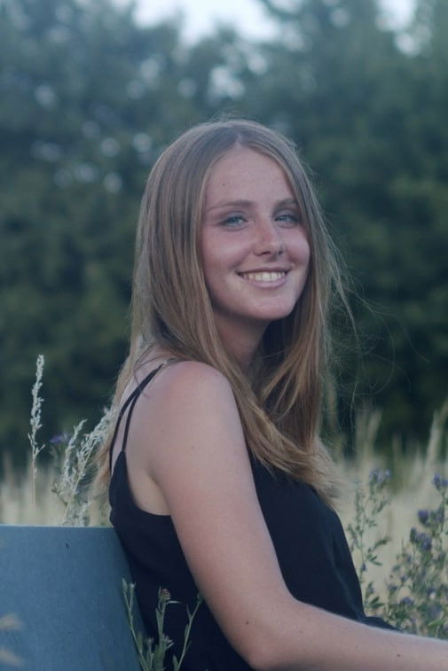 Luisa Schmitt backdrop