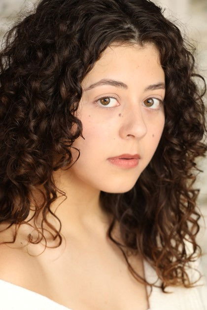 Dani Ferreira backdrop