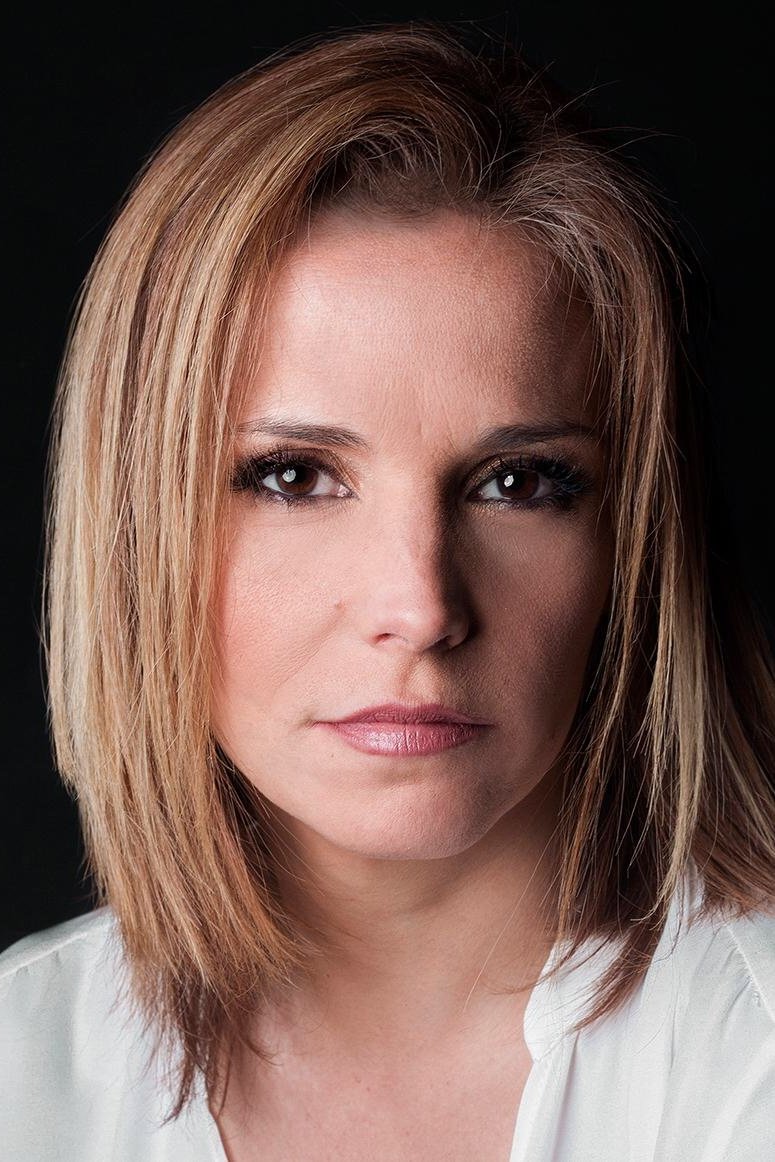 Márcia Leal backdrop