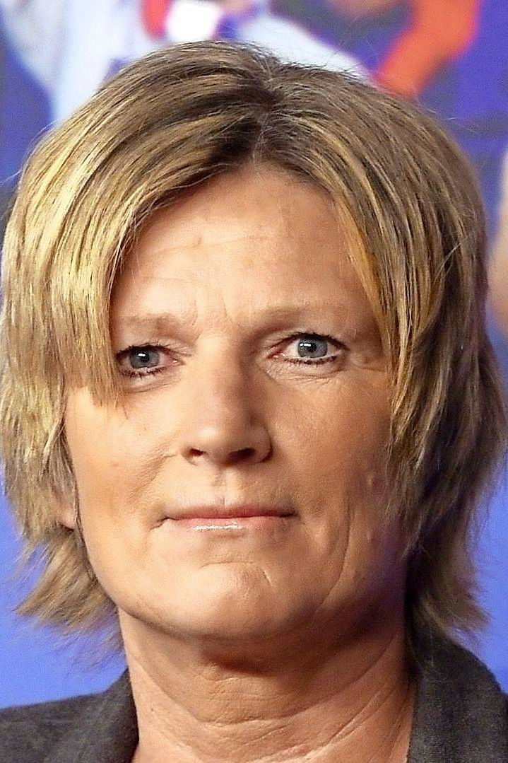 Claudia Neumann backdrop