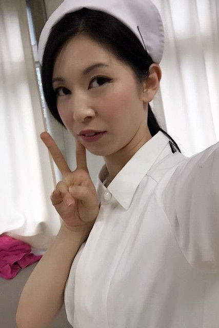 Mari Hamamoto backdrop