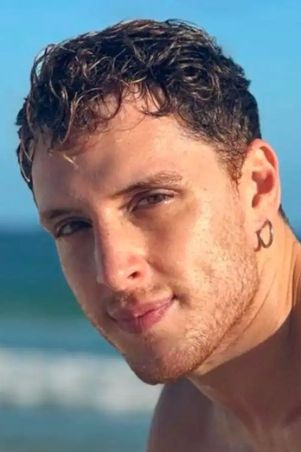 Diego Martins backdrop