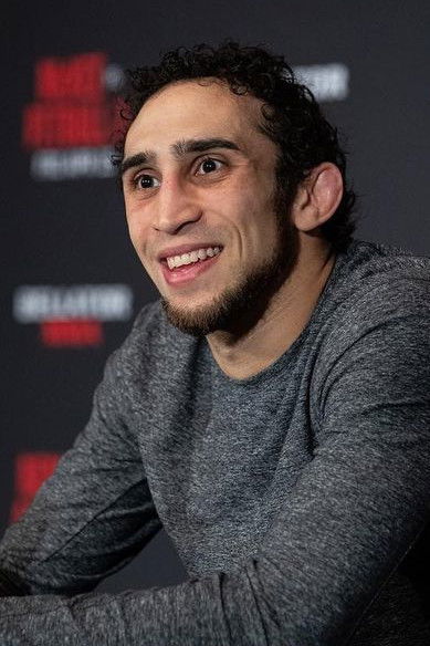 Adli Edvards backdrop