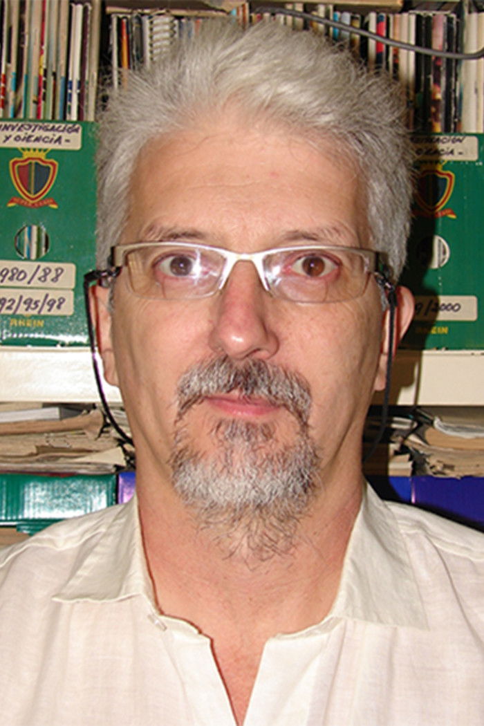 Ricardo Ferrari backdrop