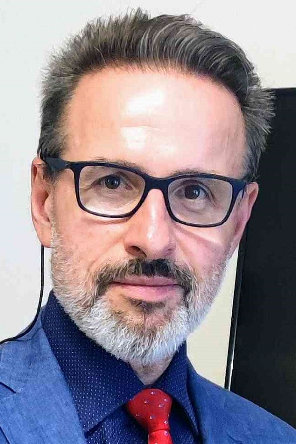 Robert Tondera backdrop