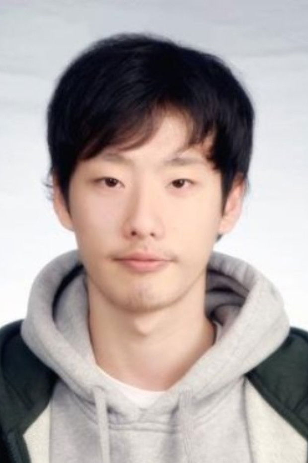 Lee Hyun-ji backdrop