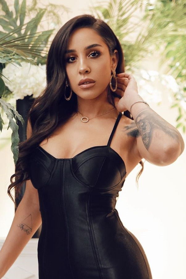 Cristina Ștefania Codreanu backdrop