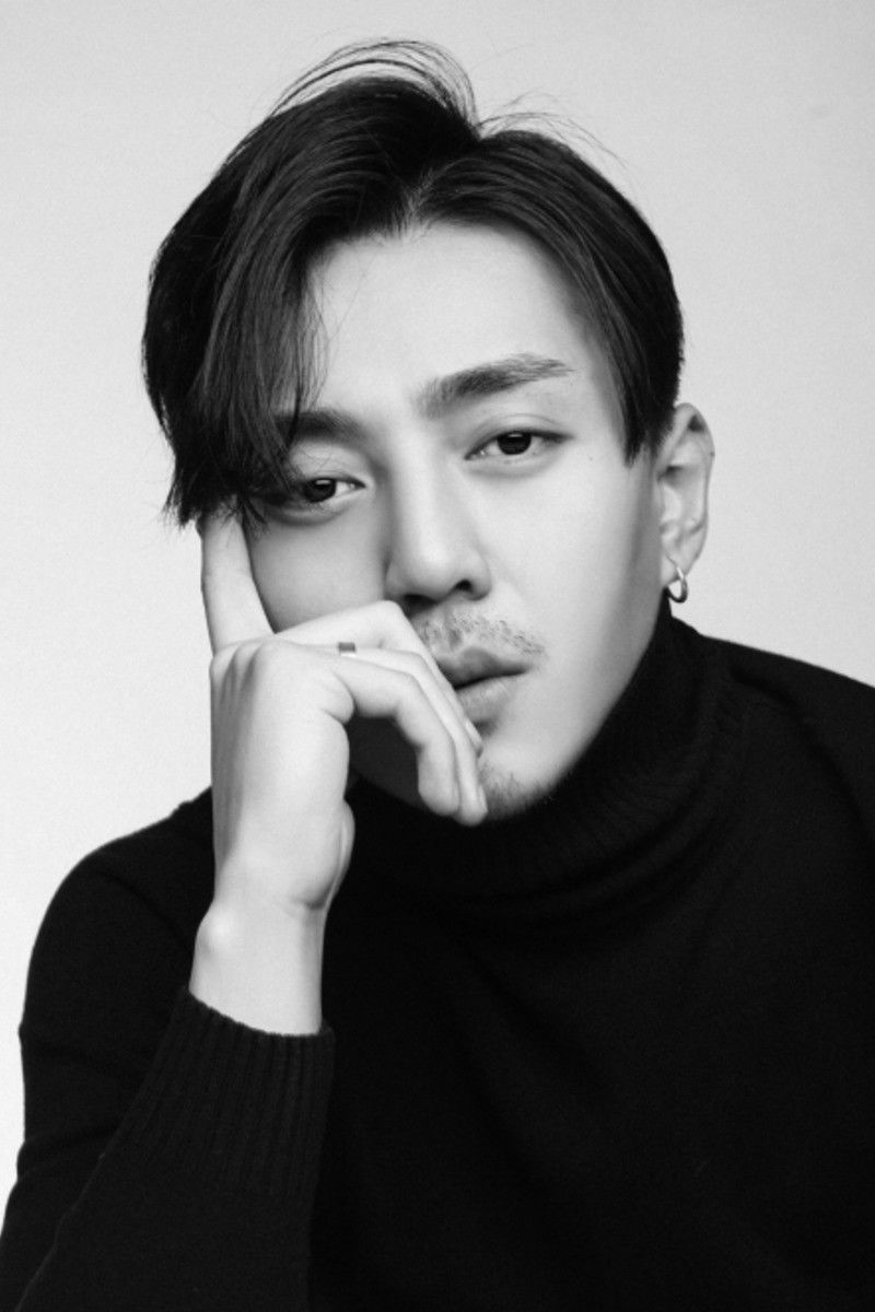 Yang Tianhao backdrop