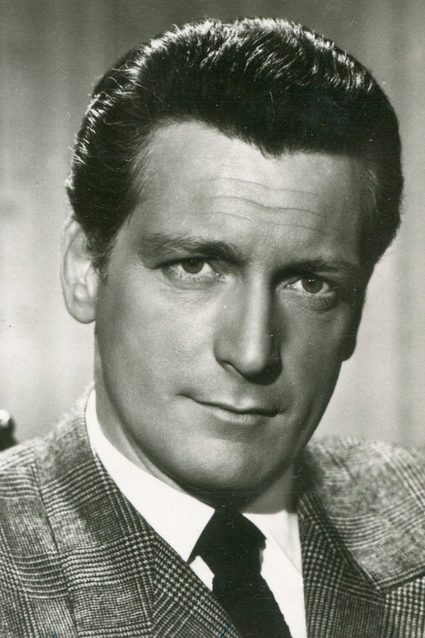 Karlos Tompson backdrop