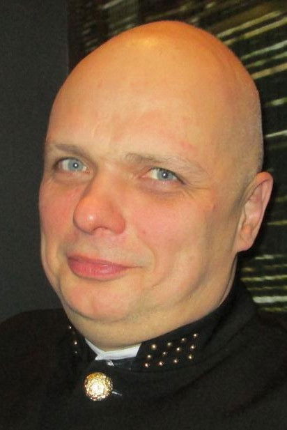 Thomas Kolli backdrop