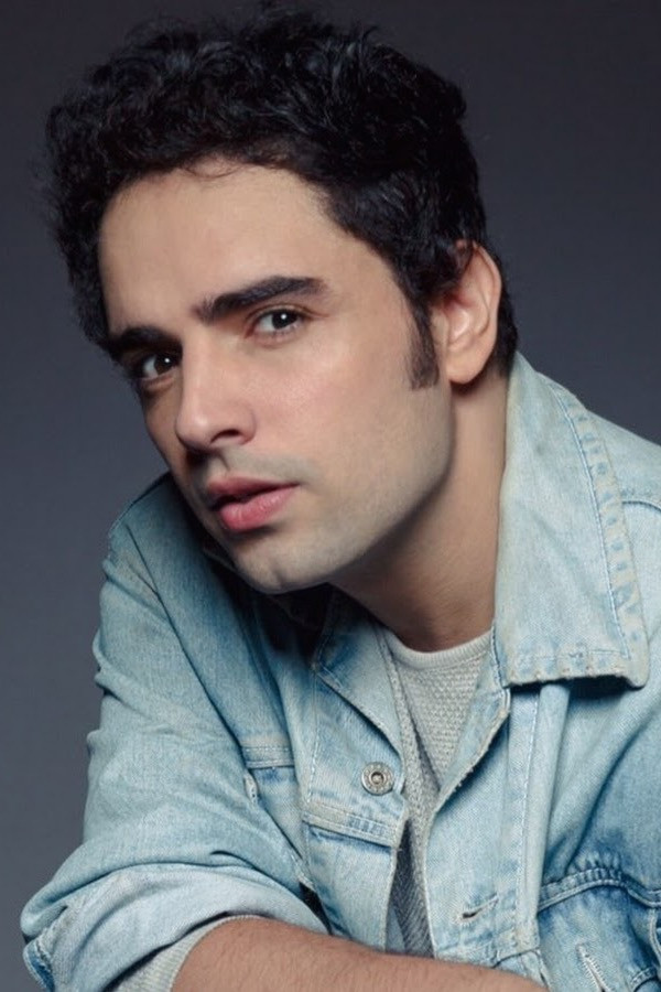 Beto Sargentelli backdrop