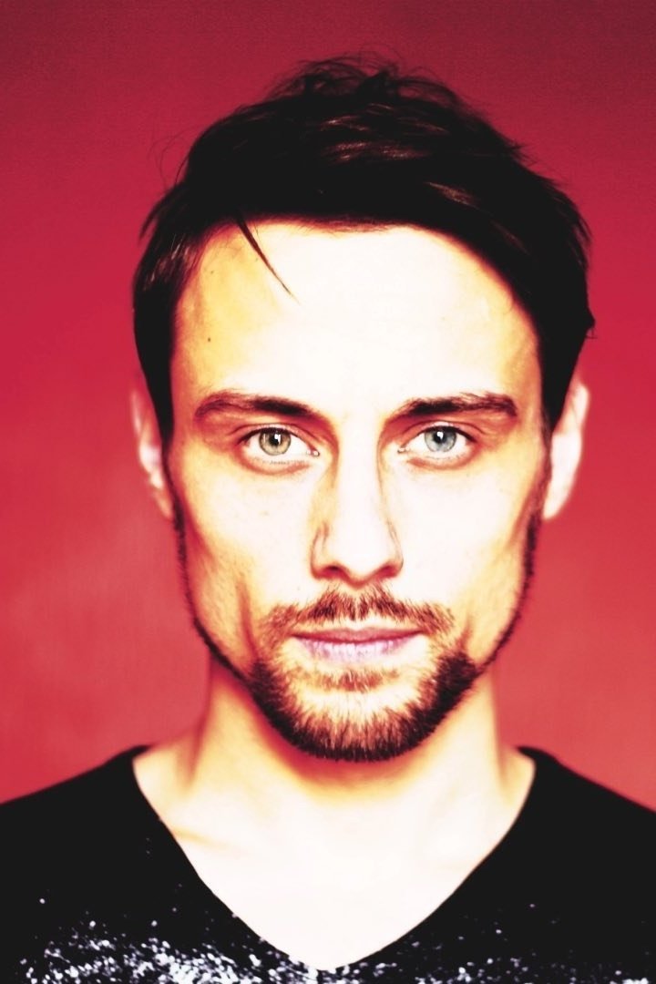 Roman Shulga backdrop