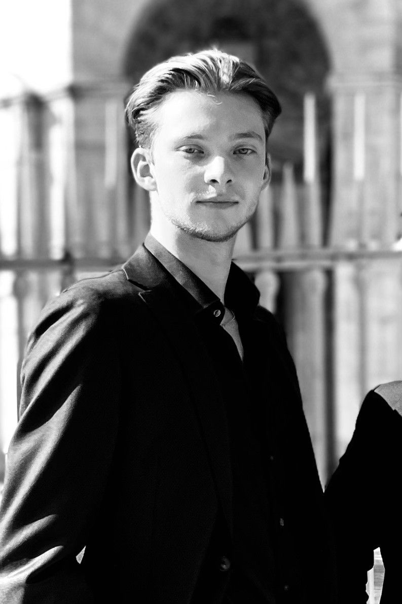 Niccolò V. Salvato backdrop