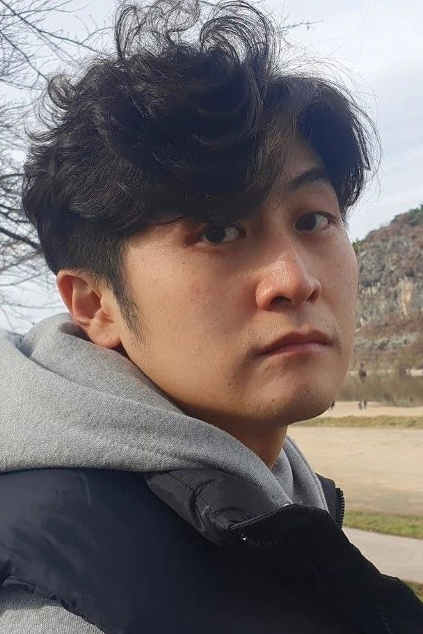 Ka Sung-moon backdrop