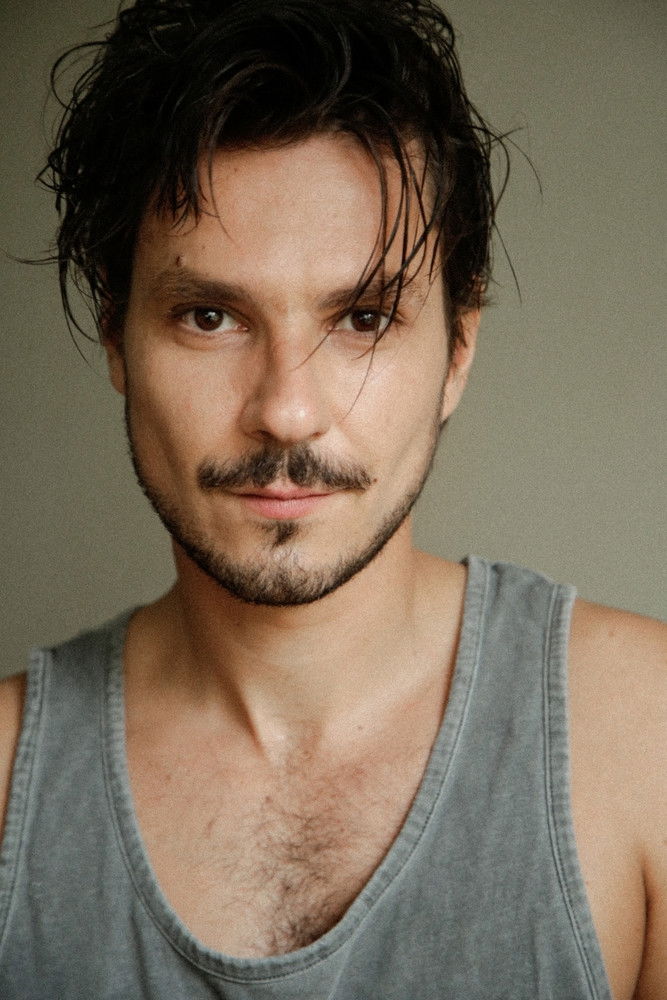 Théo Delezenne backdrop