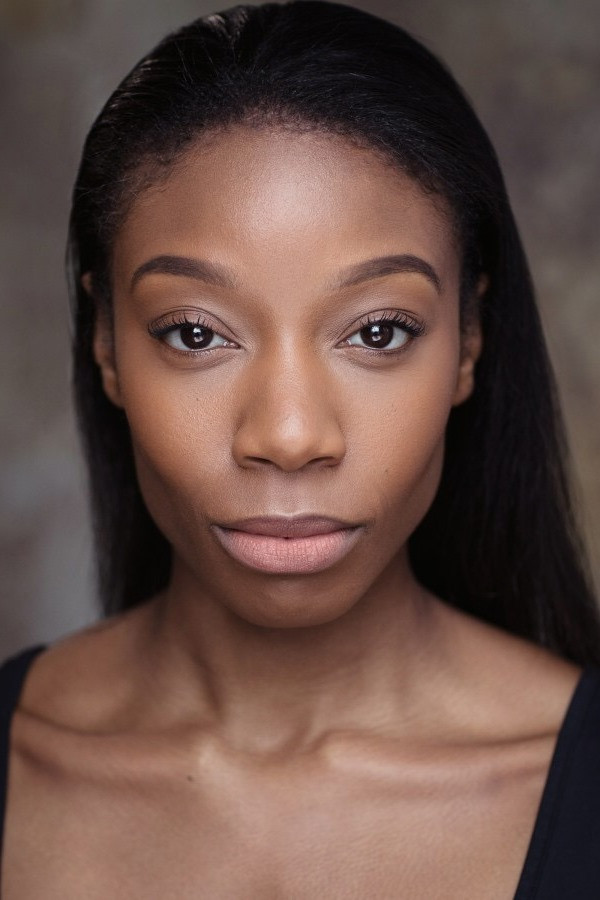 Lauren Alexandra backdrop