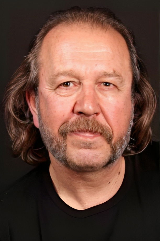 Yaşar Gündem backdrop